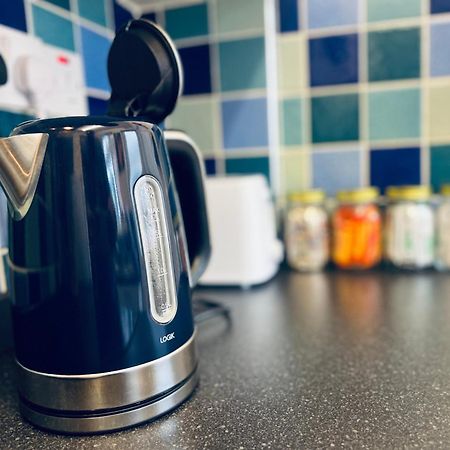 Robin'S Hollow: 2Bd Home Near Wrexham Afc Kültér fotó