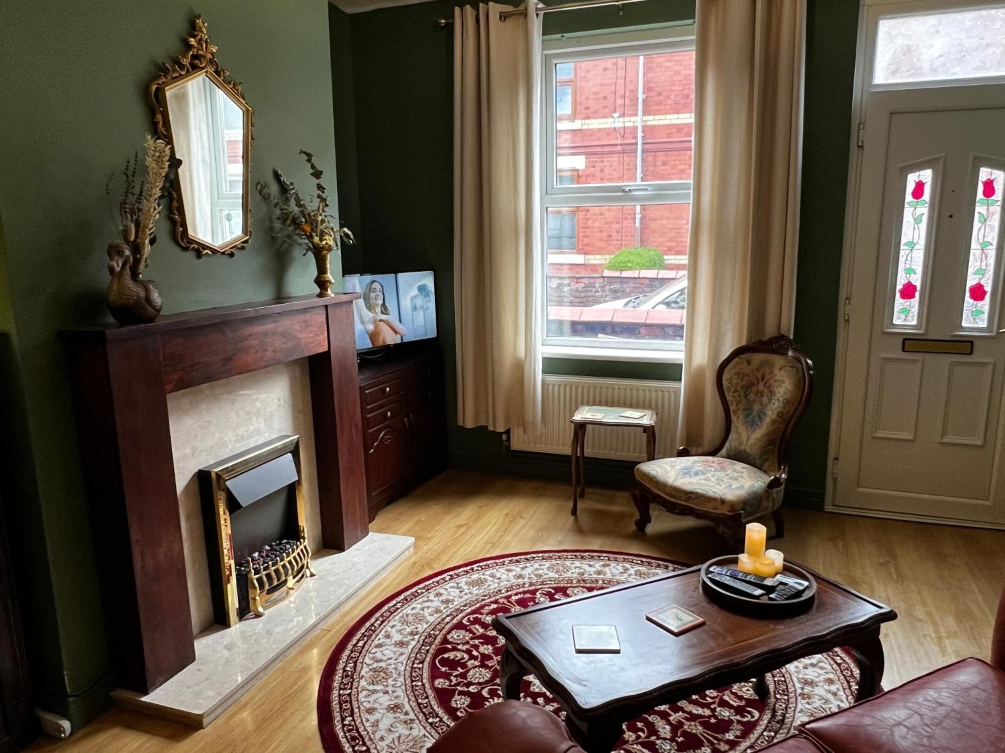 Robin'S Hollow: 2Bd Home Near Wrexham Afc Kültér fotó